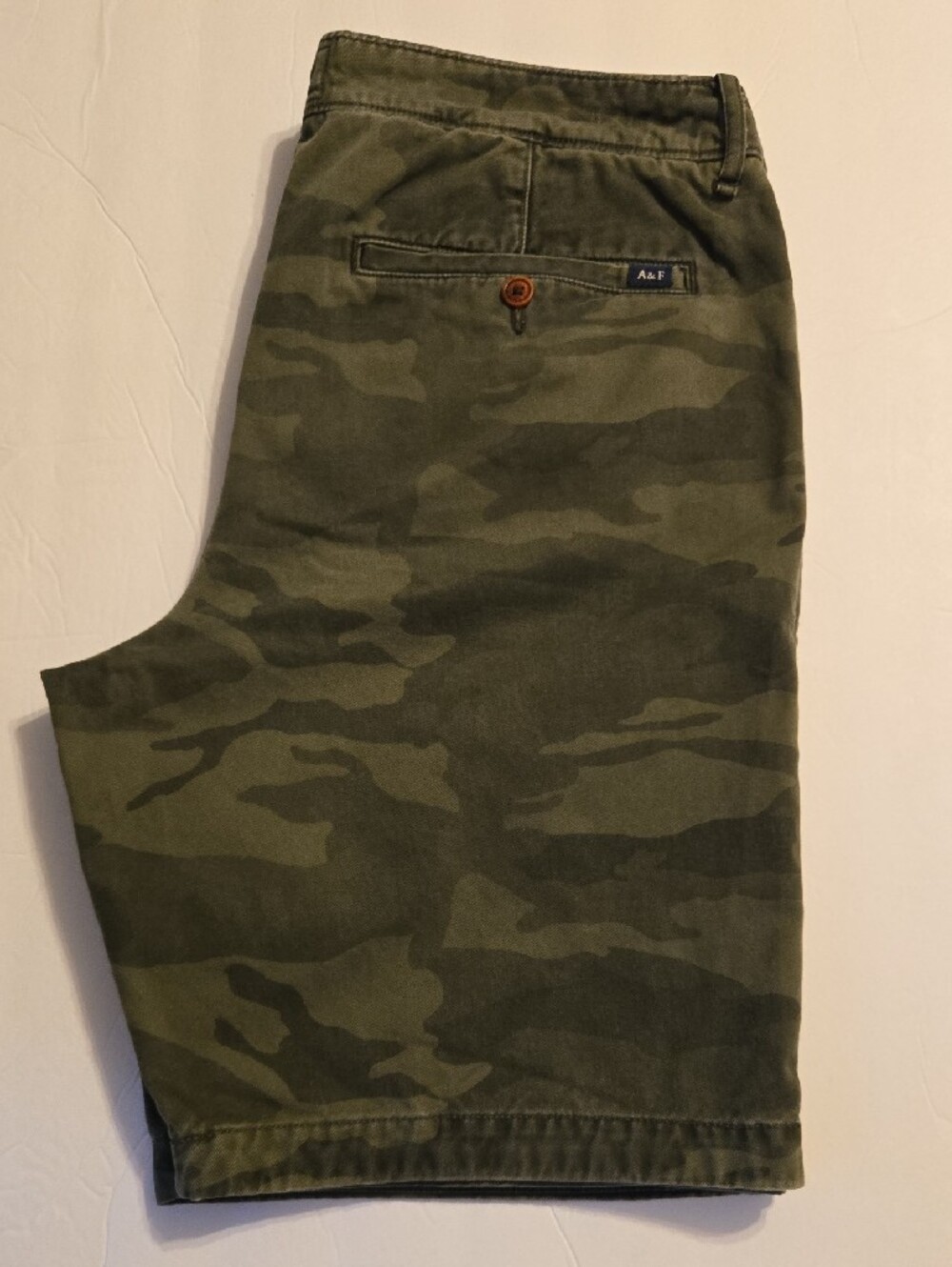 Abercrombie & Fitch Men’s Camo Flat-Front Shorts - Army Green - W34